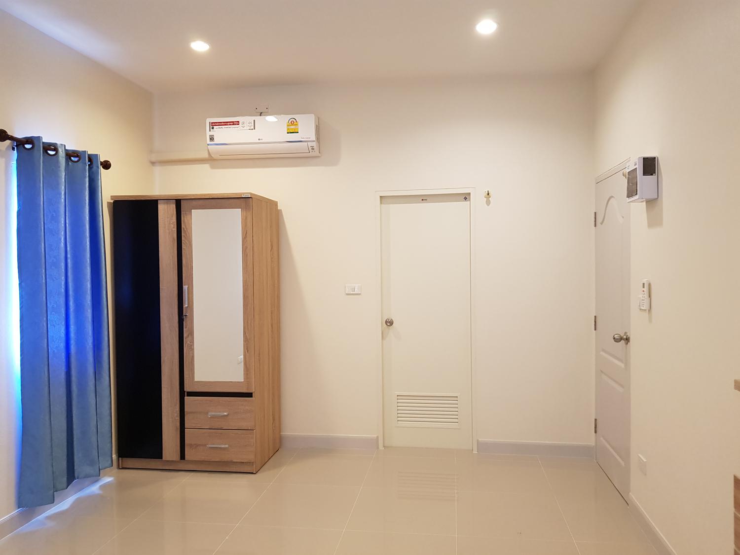 Khamwut house