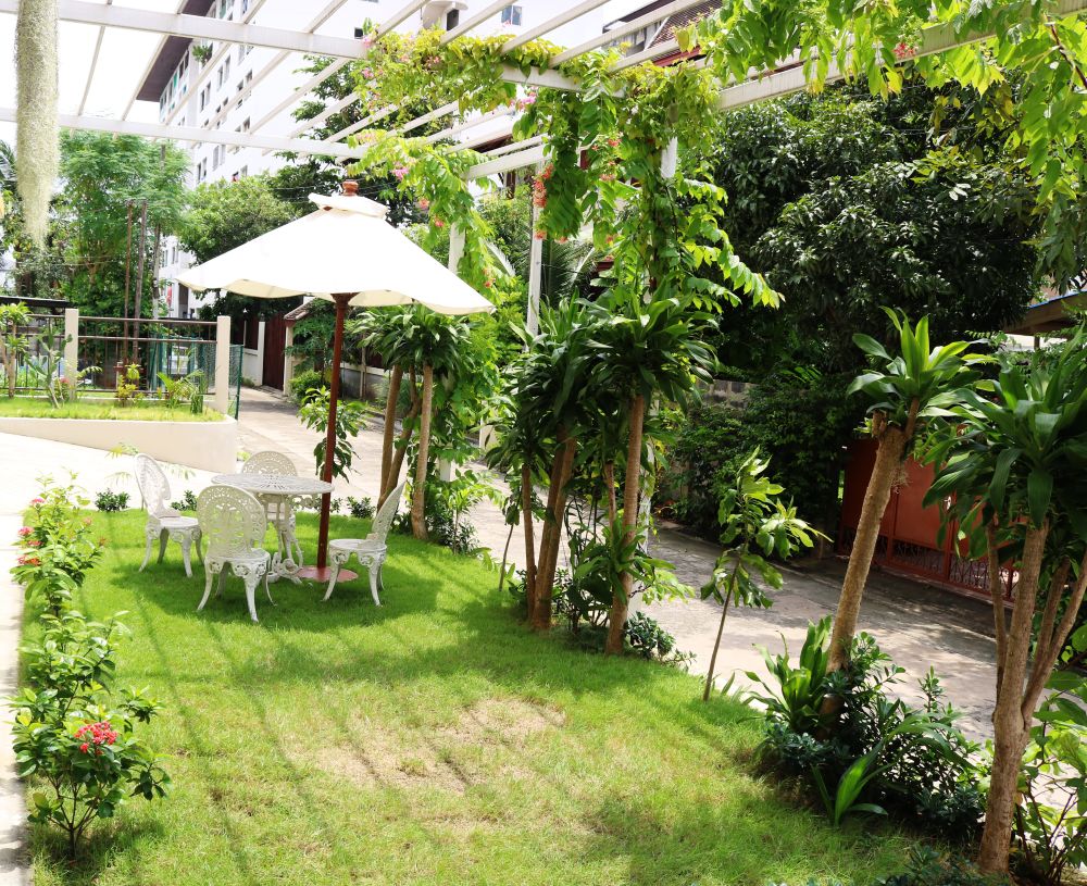 นฤมิตร เพลส