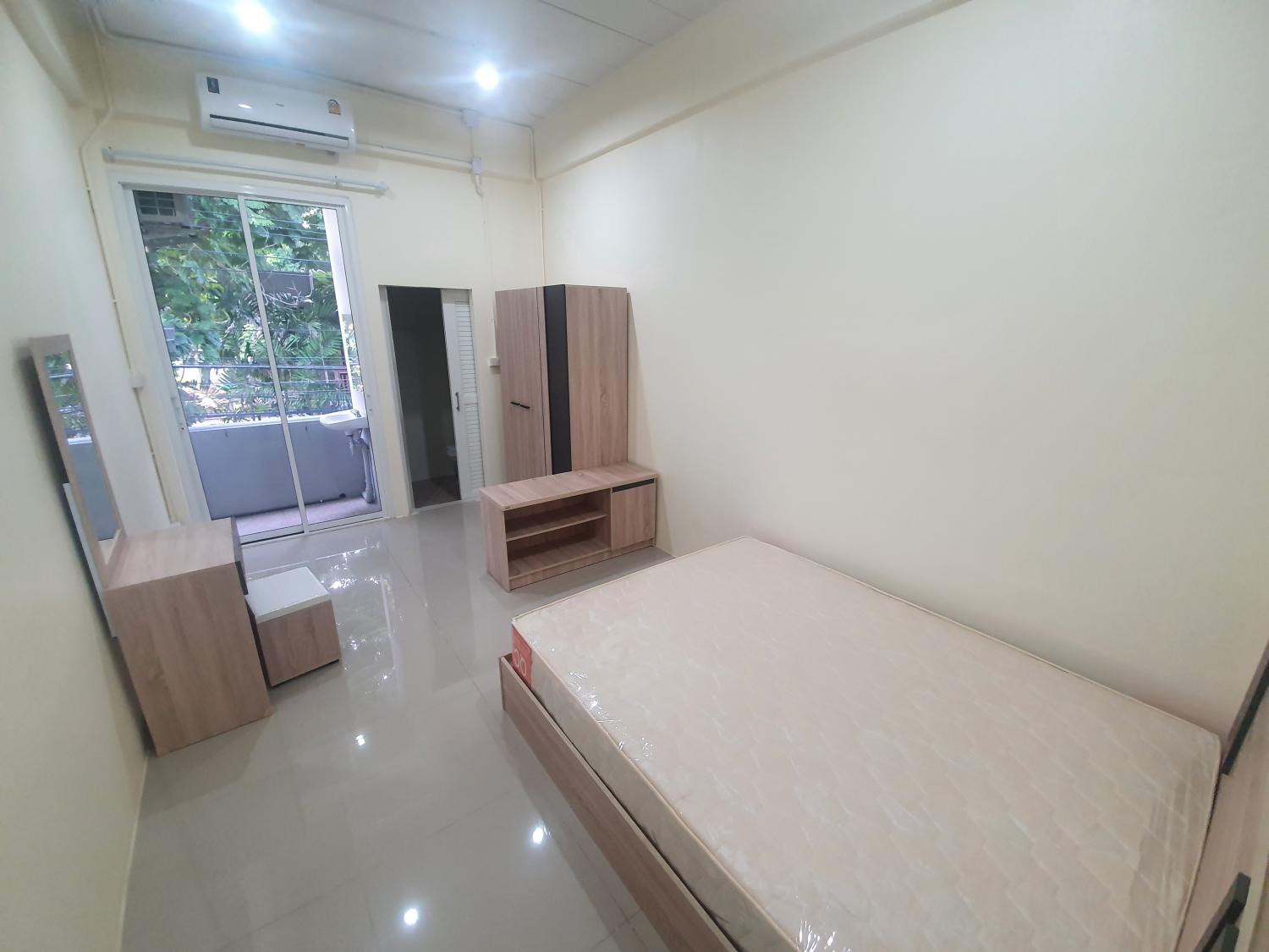 บ้านแสงโสม รามอินทรา