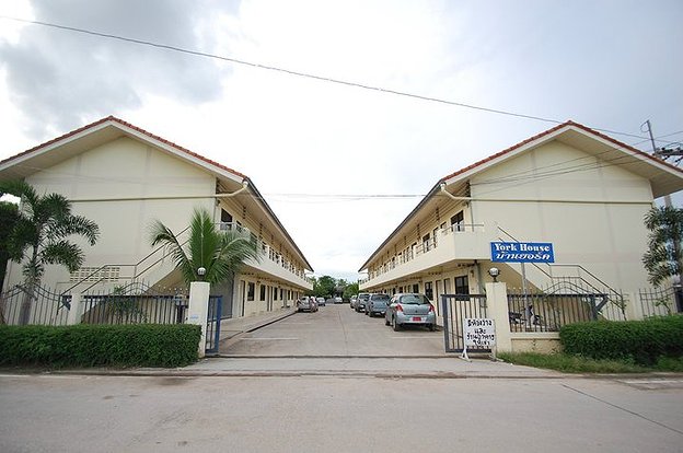 York House Apartment ห้องพัก หอพัก มาบตาพุด ใกล้นิคมอุตสาหกรรมมาบตาพุด