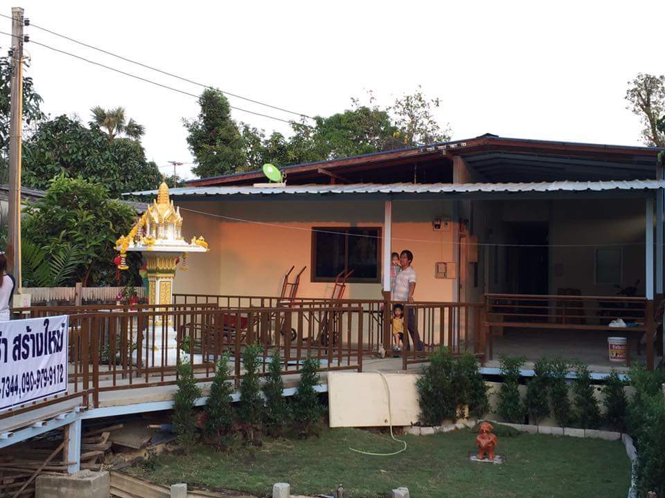 บ้านริมน้ำ กิ่งแก้ว