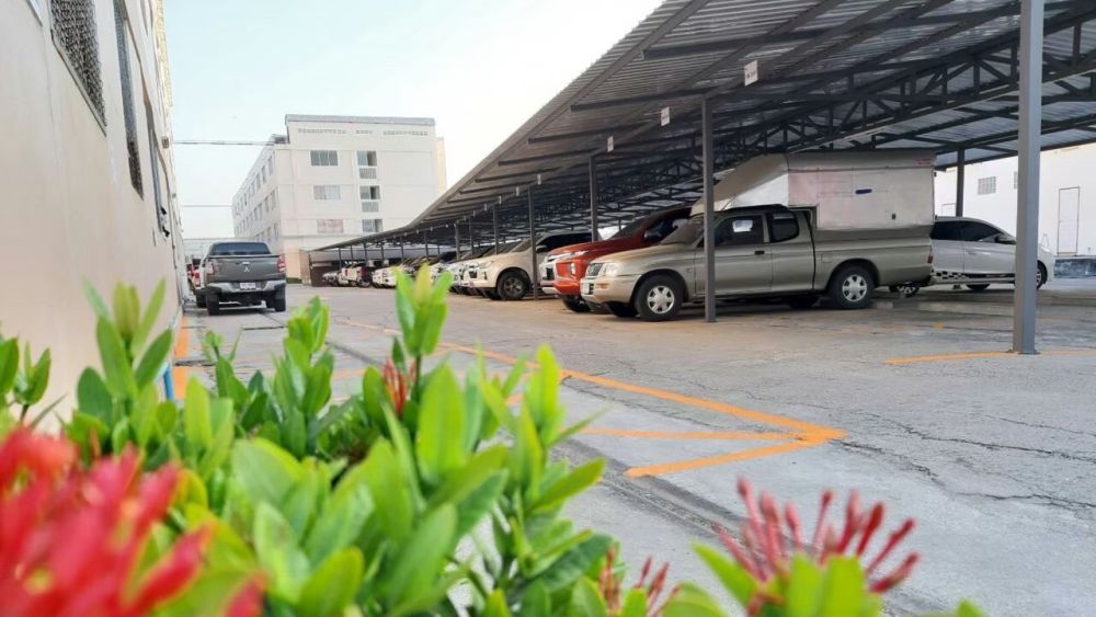 เจริญสินธานี พานทอง ห้องพักให้เช่า