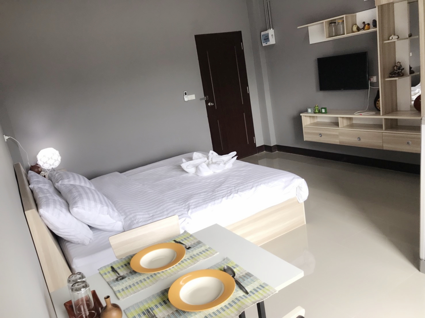โรงแรม บ้านชม