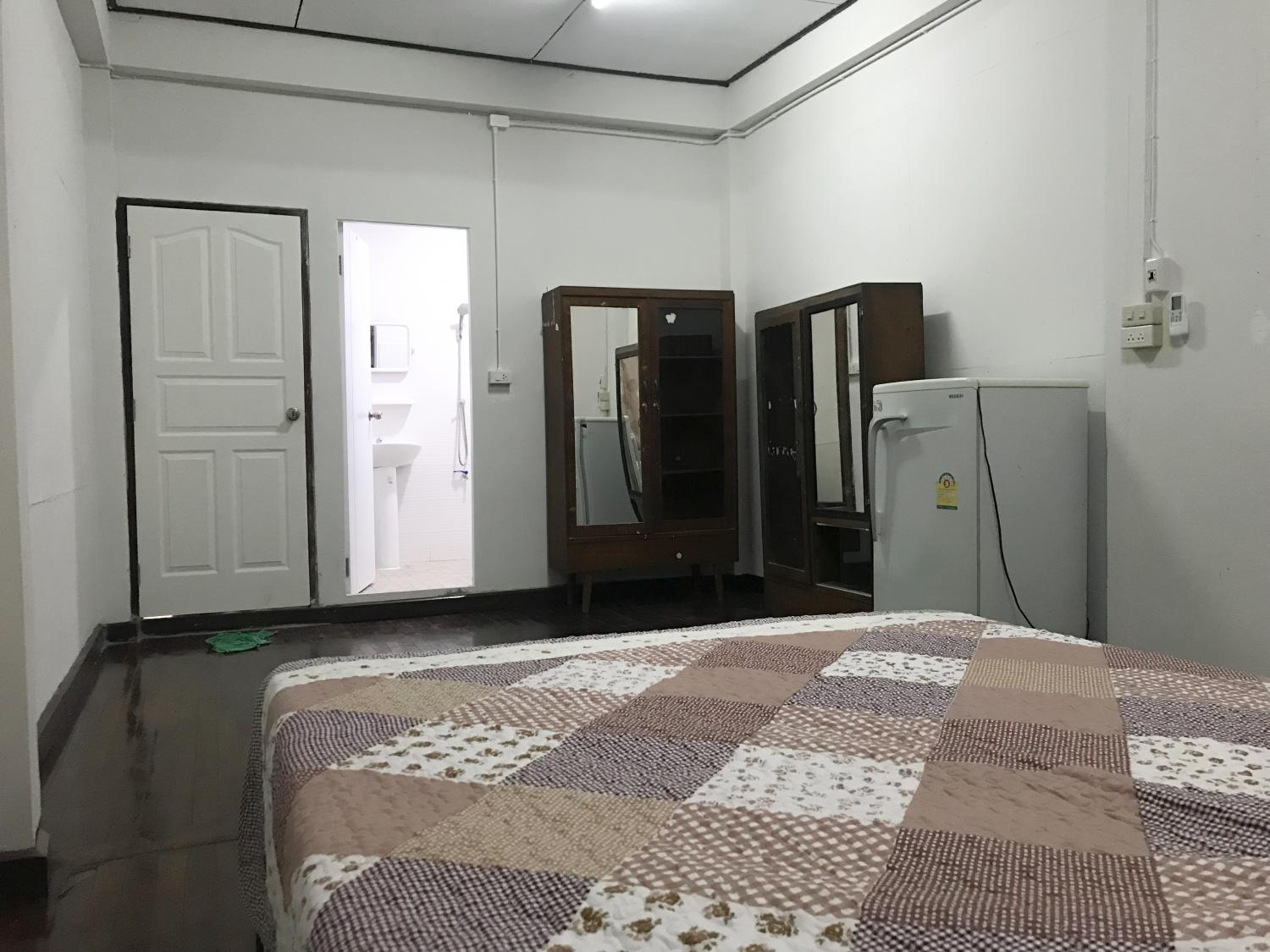 ห้องพักหน้าโรงเรียนจักรคำ 照片 6