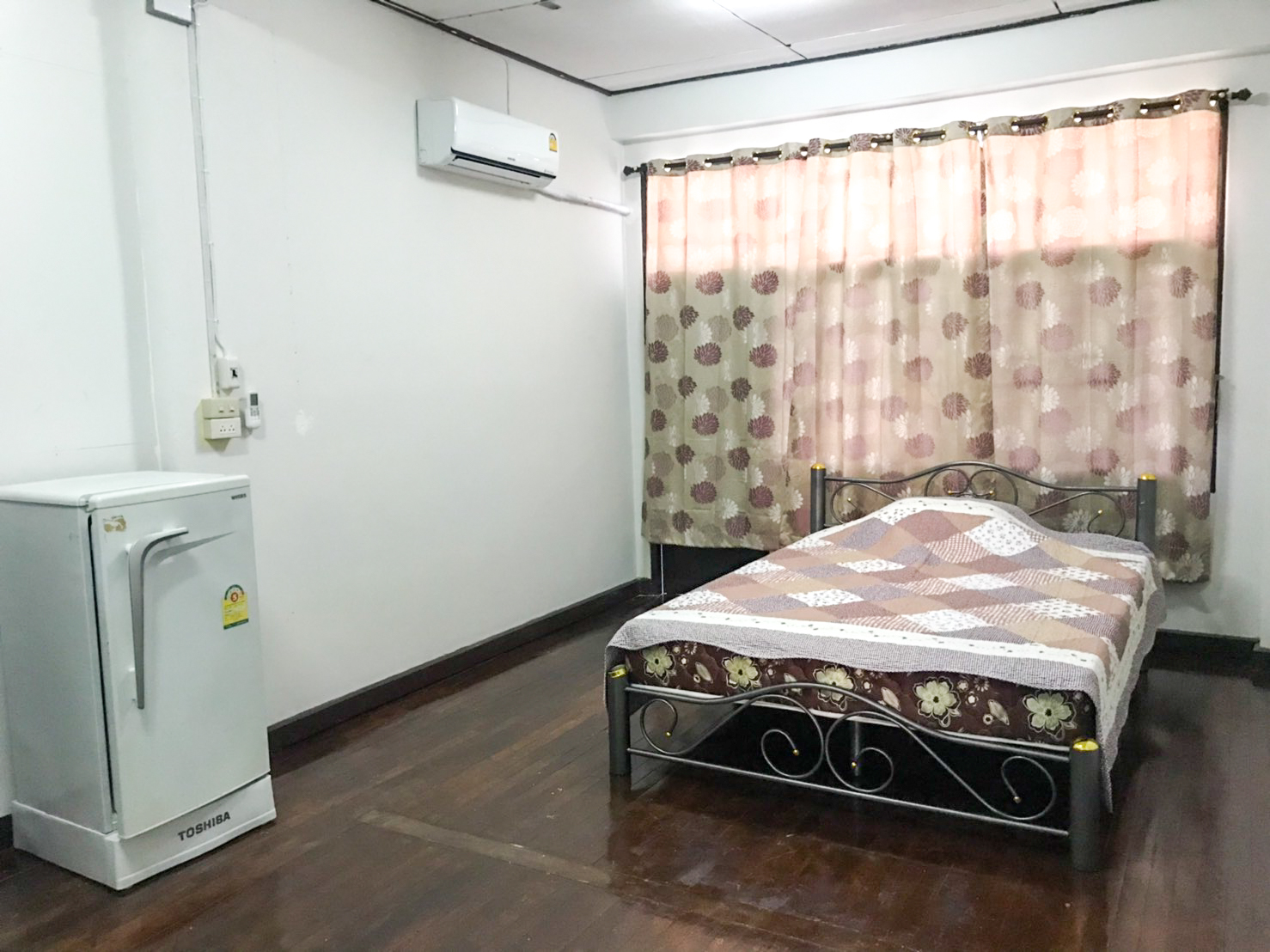 ห้องพักหน้าโรงเรียนจักรคำ 照片 5