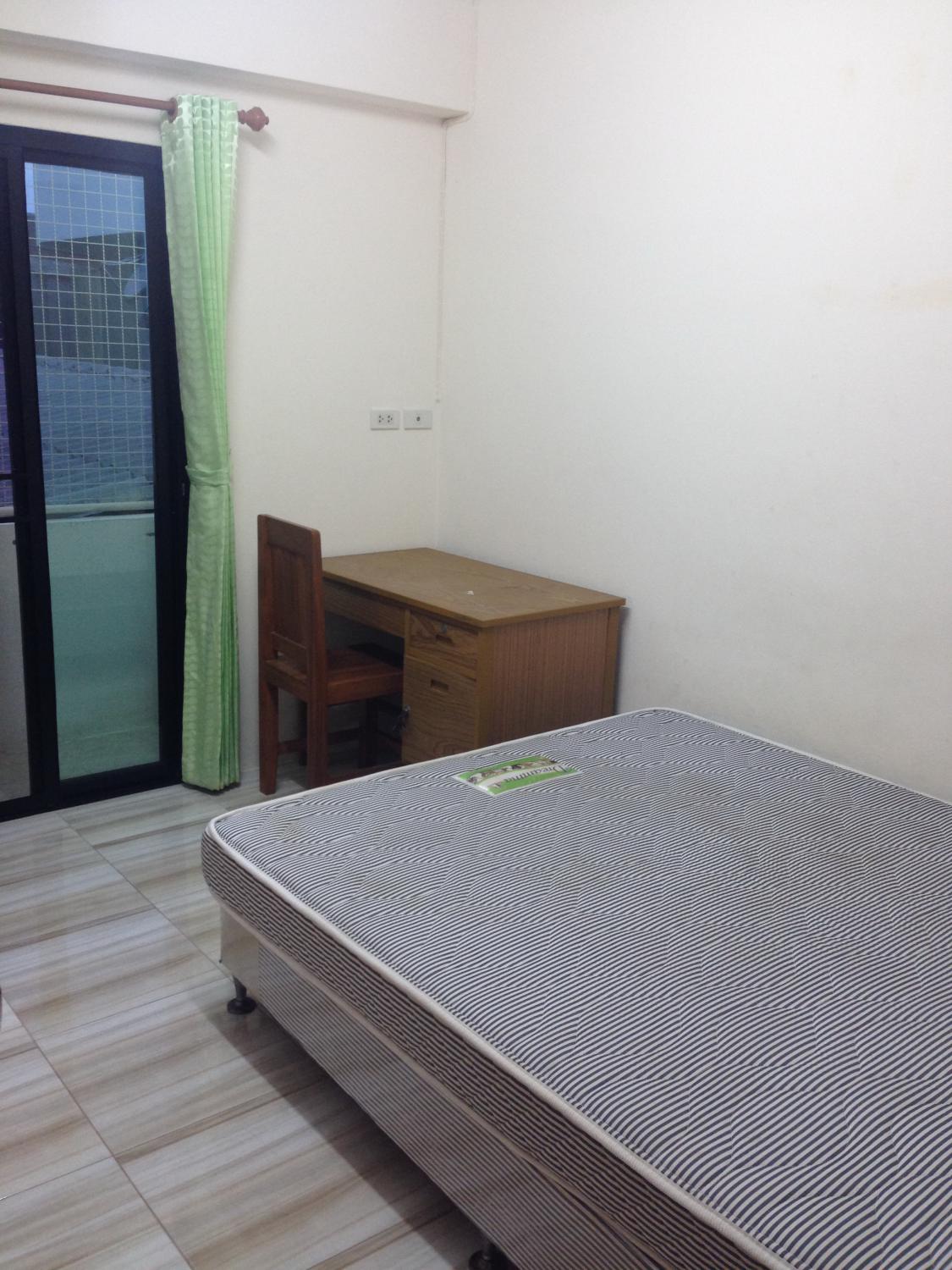 หอพักสตรี 22-24 ถ.สระเกษ