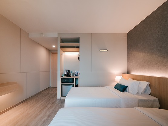 โรงแรม 56