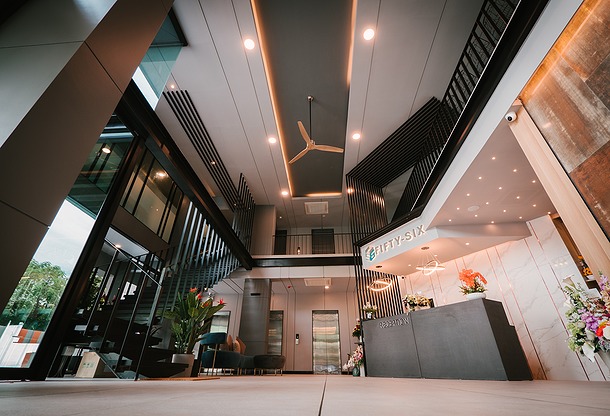 โรงแรม 56