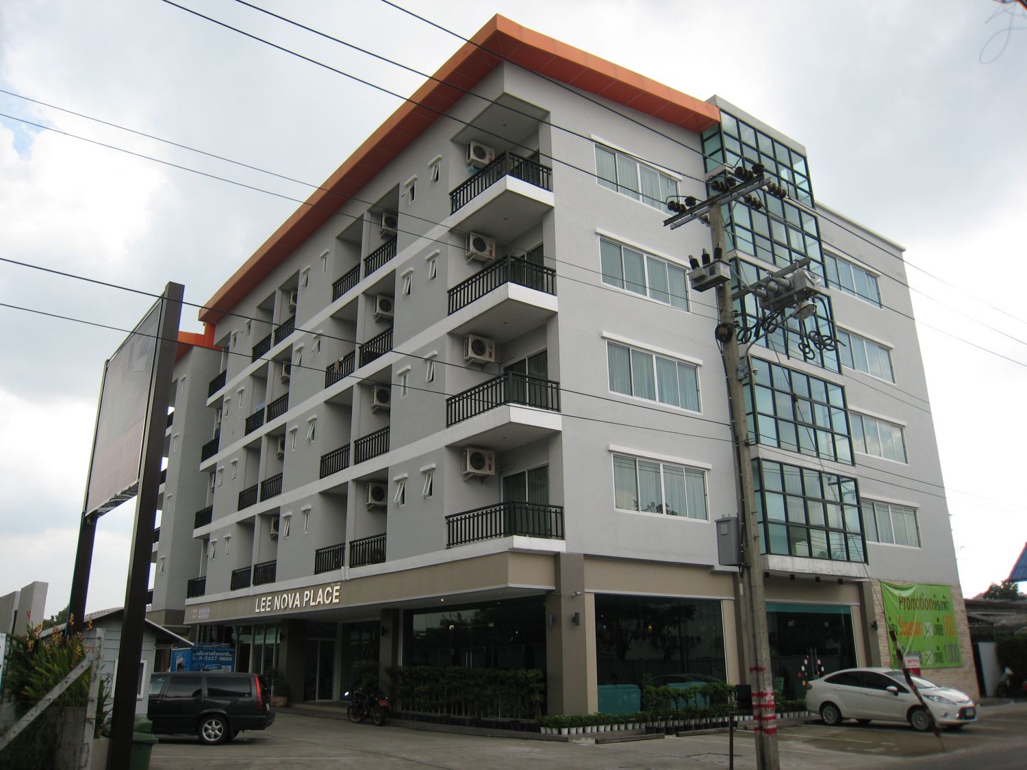 Leenova Place ลีโนวา เพลส