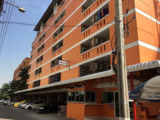 Phuthongchainam Apartment