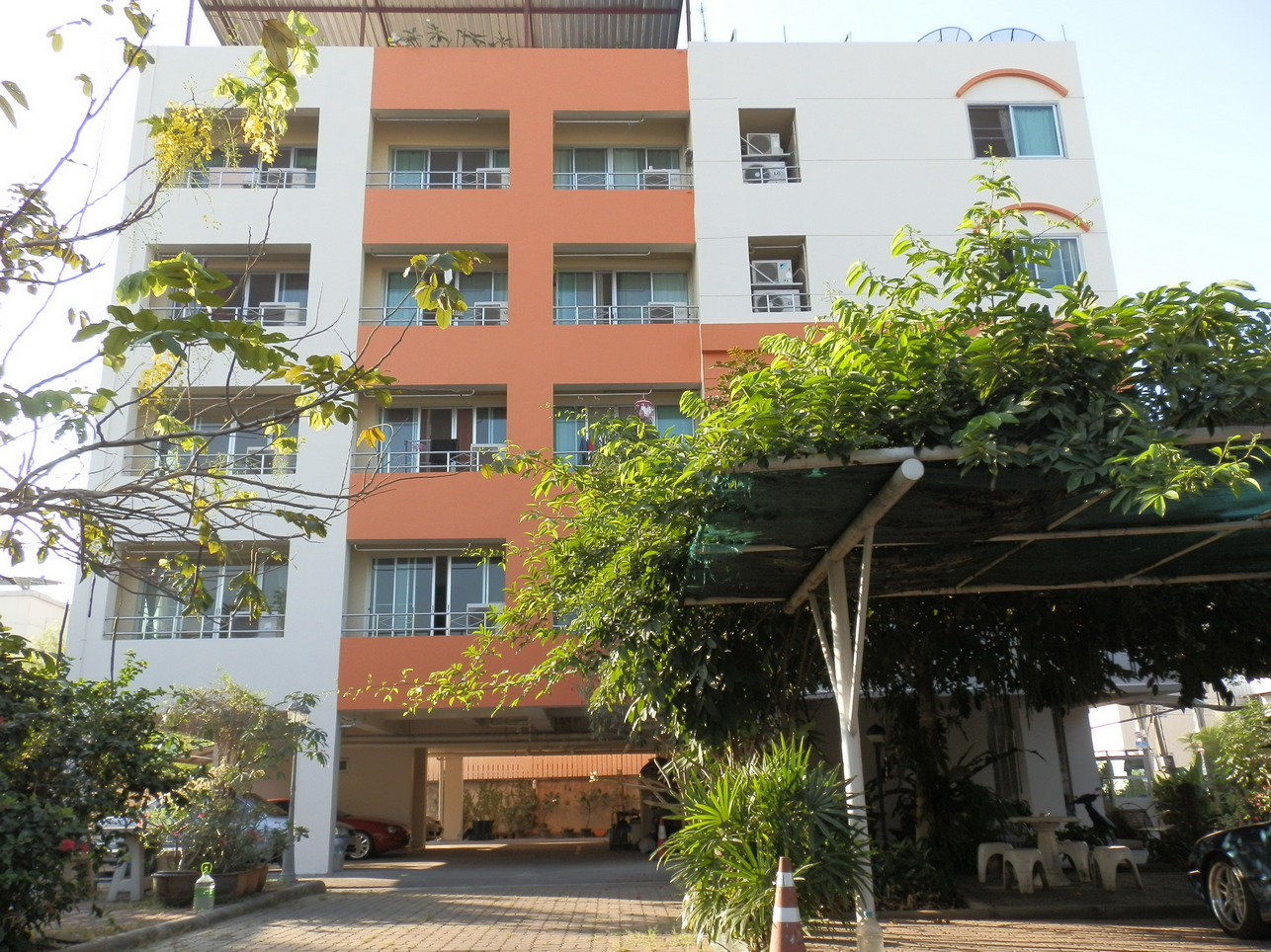 เรือนทรายอพาร์ทเม้นท์ (Reaunsai apartment )