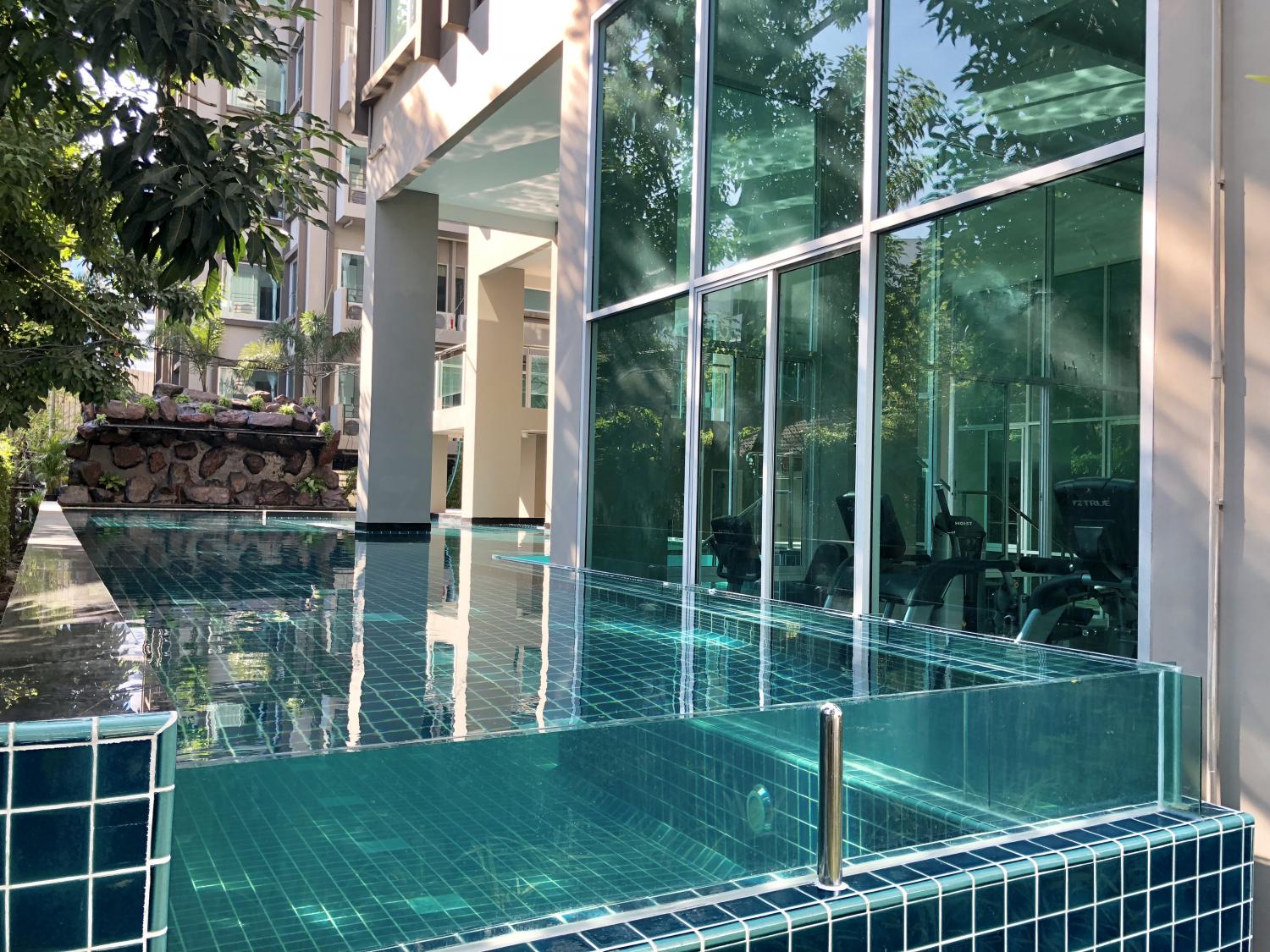เดอะลักซ์ ลาดพร้าว 10