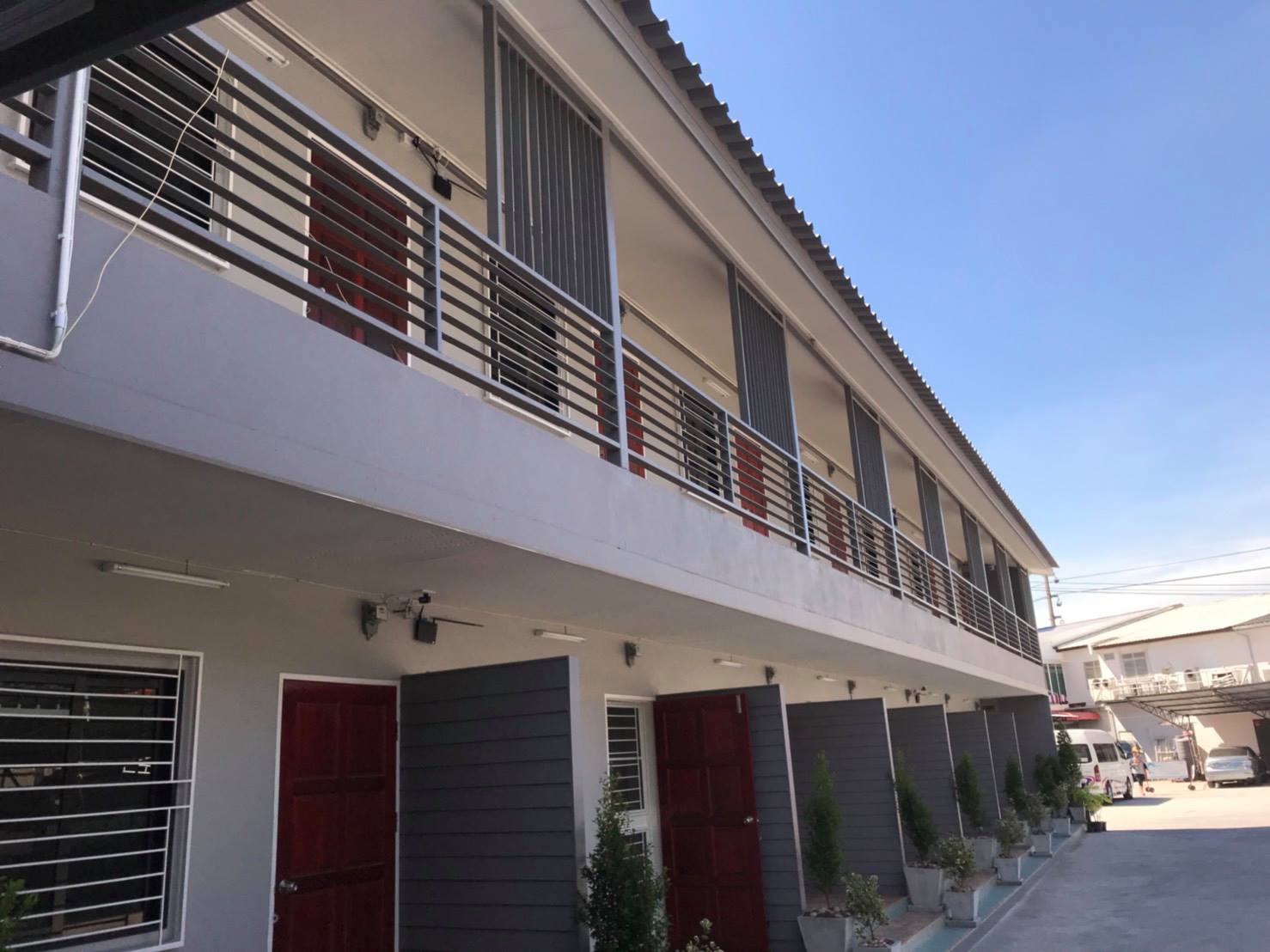 บ้านปัณณรุจน์ อยู่ตรงข้ามเซ็นทรัลลาดพร้าว