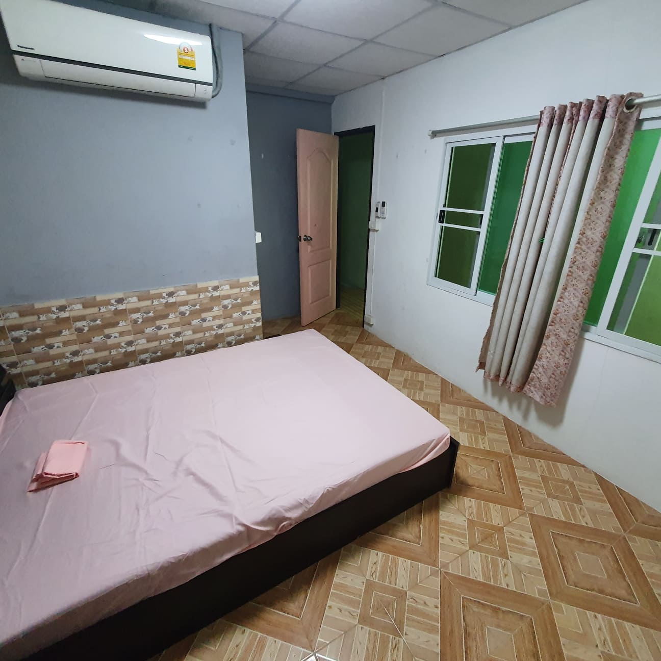 บ้านหนึ่งร้อย