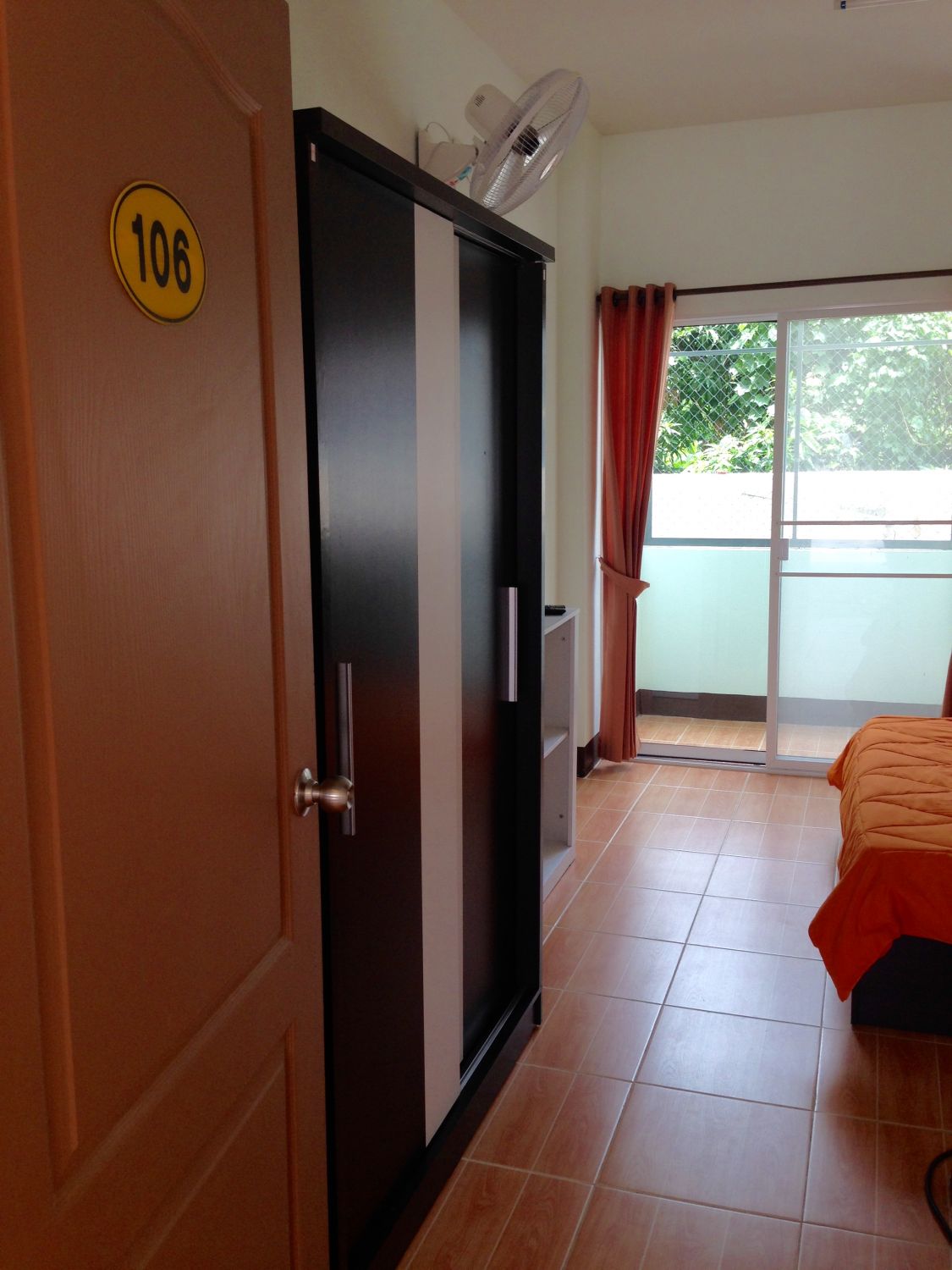 บ้านนอนม่วน