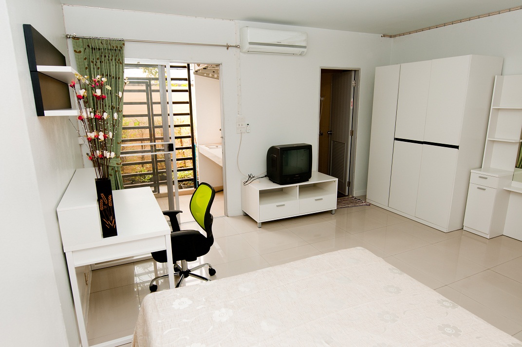 บ้านกันเอง
