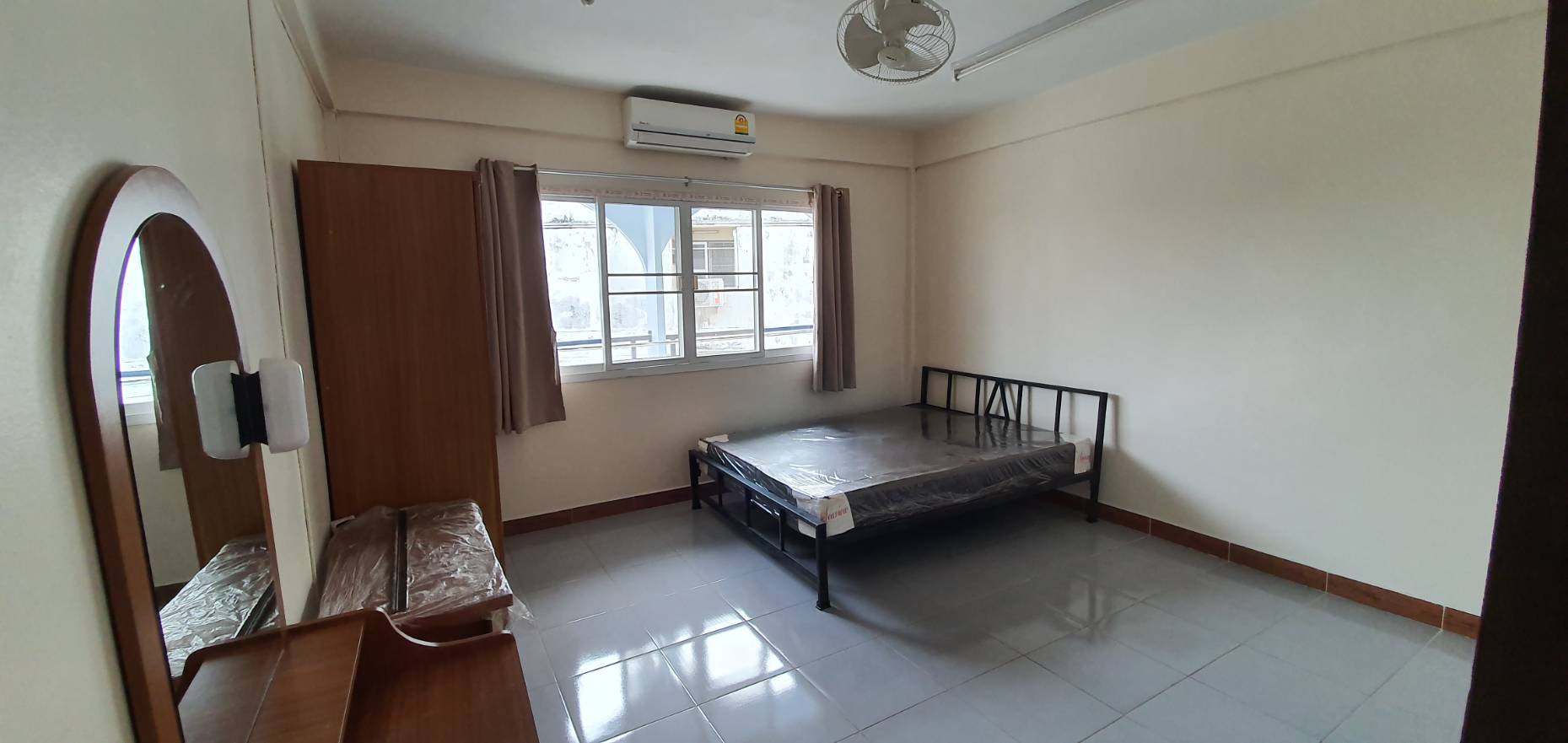 แอลพีห้าสิบเพลส (LP50Place)
