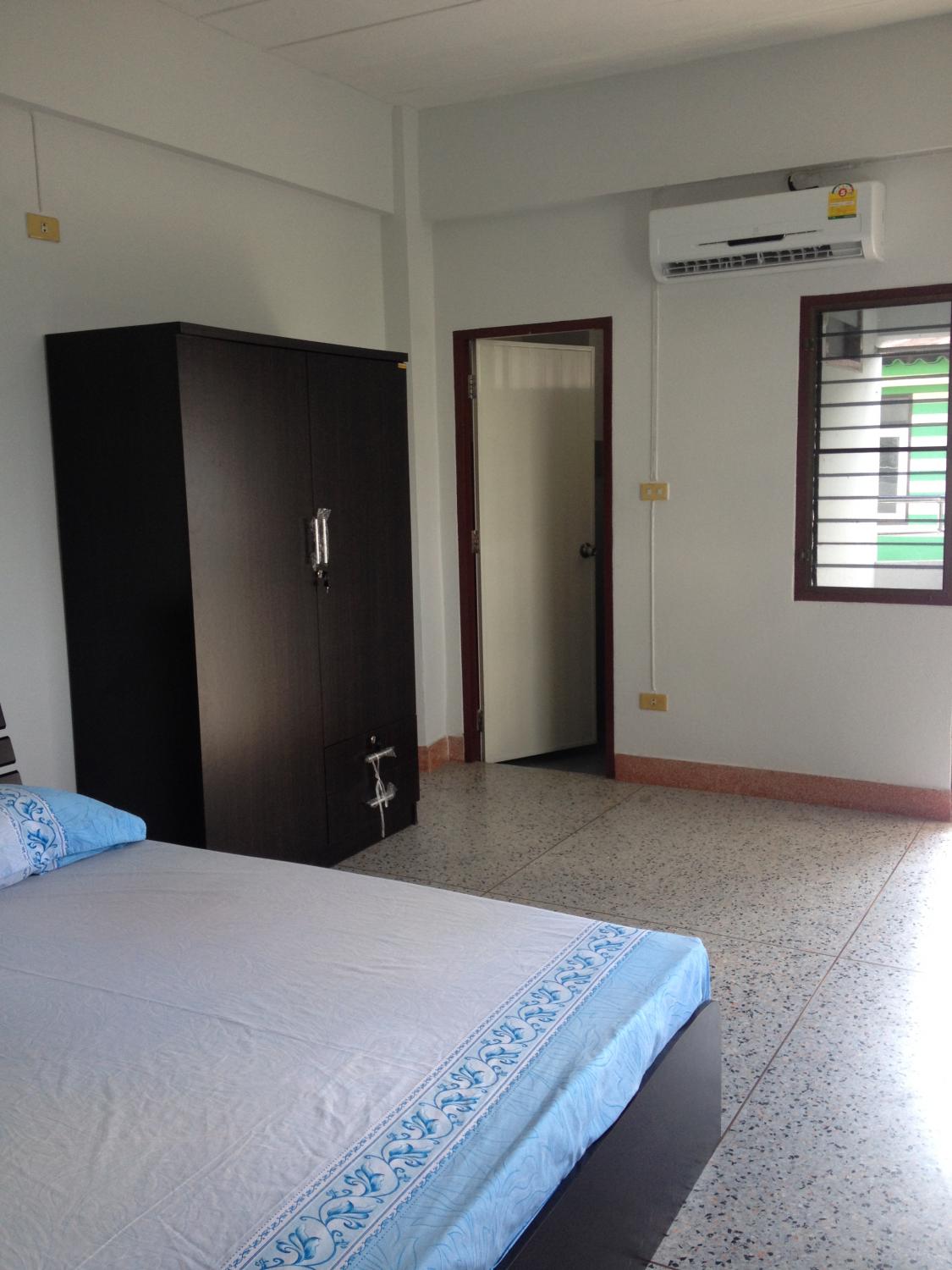 P.D. Mansion (พีดี แมนชั่น)