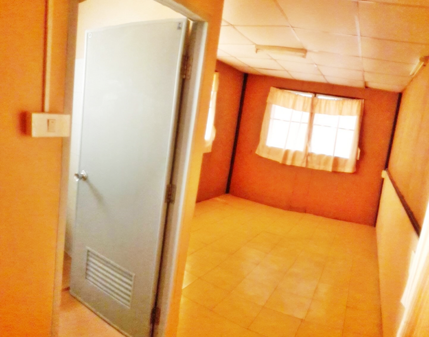 ห้องพักสตรี เจริญพาศน์