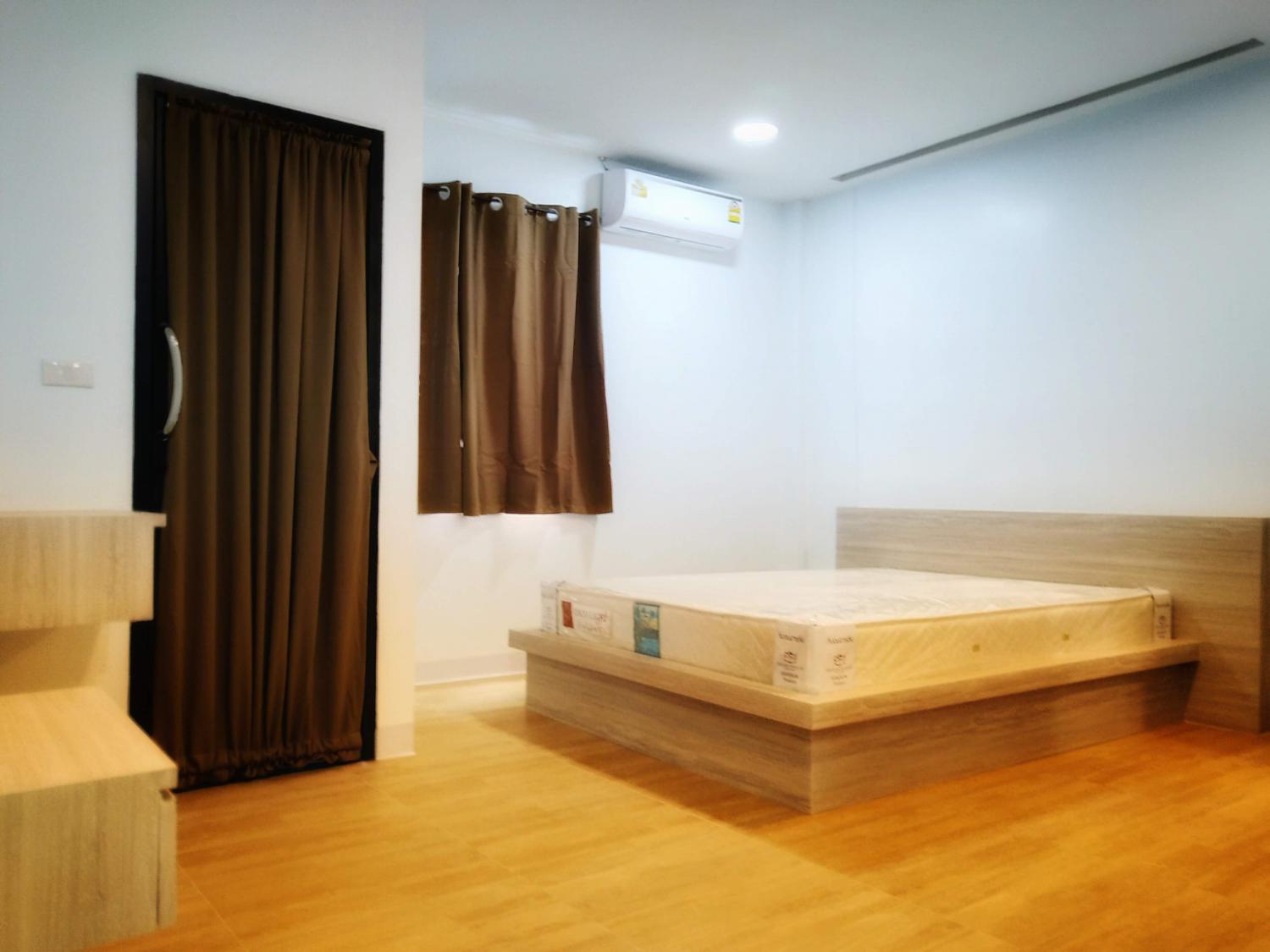 บ้านบุญรักษา หอพักสตรี ซอยวังหลัง 8 ศิริราช