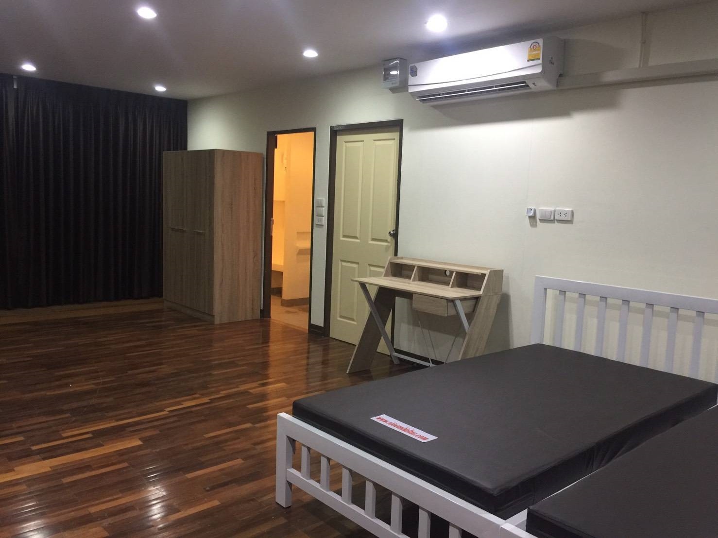 บ้านนริศ ระยะห่างจากสถาบันเทคโนโลยีไทย-ญี่ปุ่น 5 นาที!!!