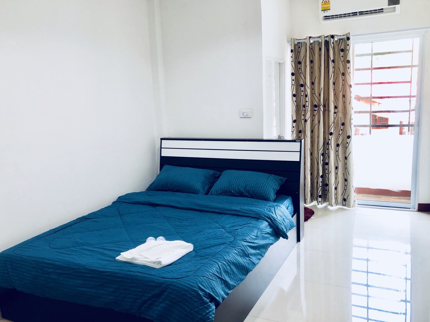 V Room (By vanich resident)