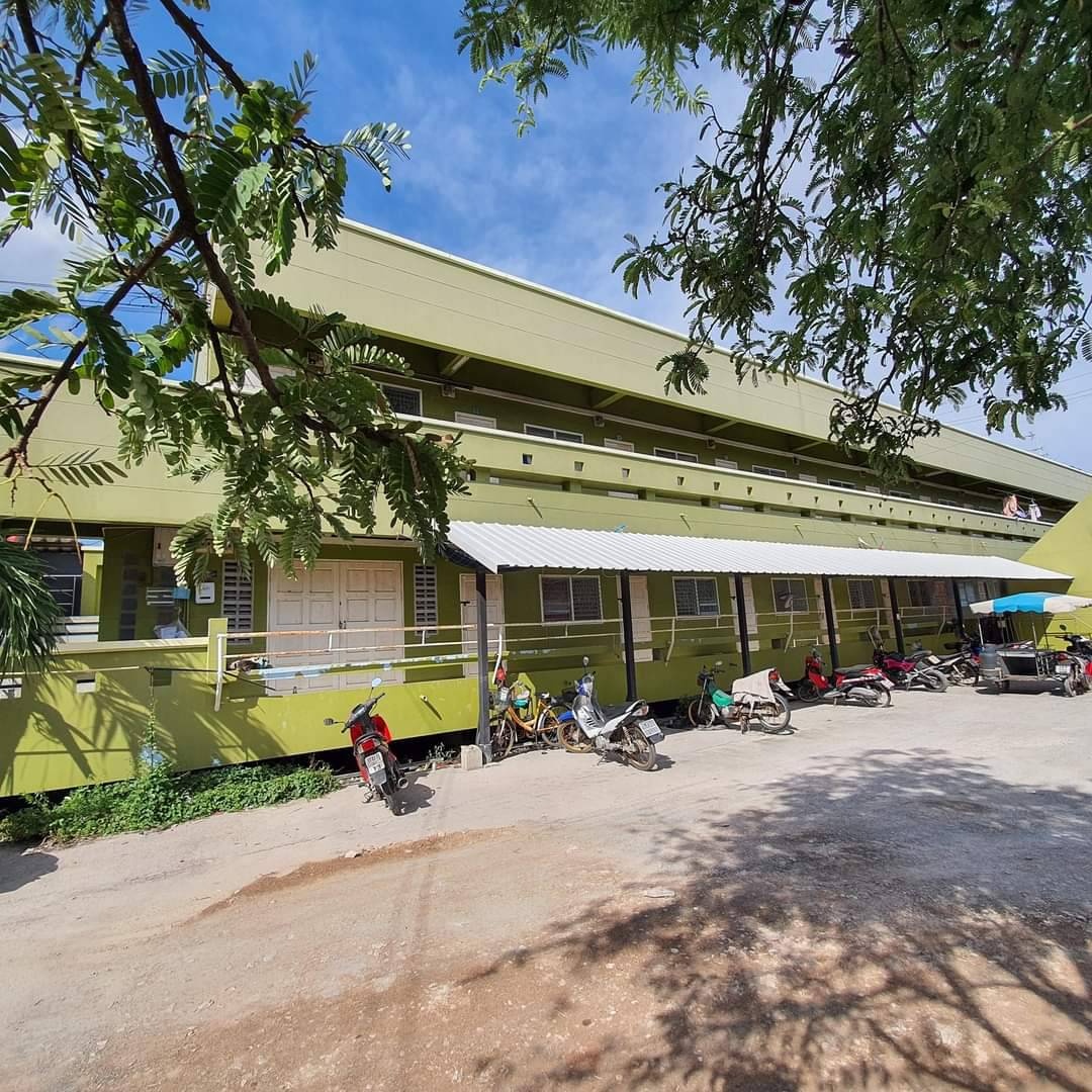 บ้านเอกเขนก - หอพักบรรยากาศดี พร้อมที่จอดรถ