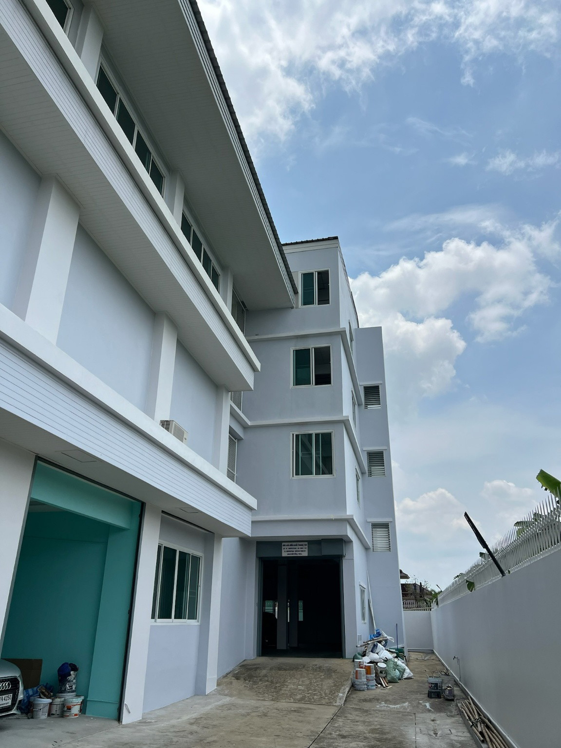 สริลณ์ เอ็ชคิว