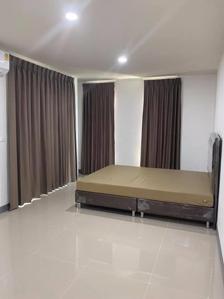 อามีน เพลส