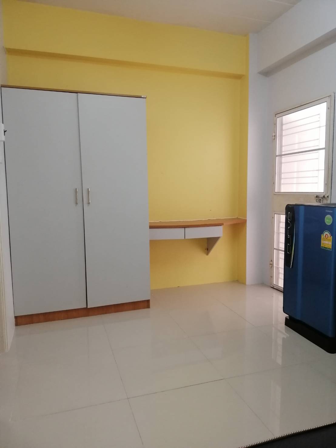 YiP House ใกล้ ม.บู แอร์2600 หอปลอดภัย ประตูออโต้มัดจำเดือนเดียว