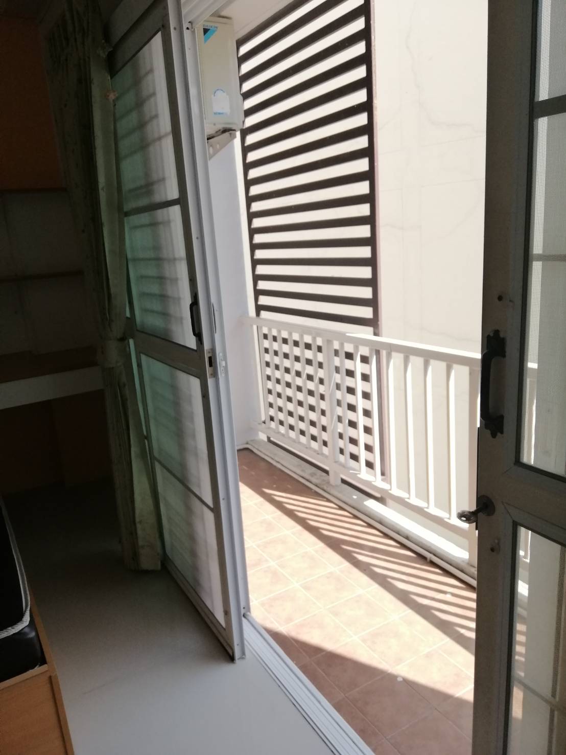 YiP House ใกล้ ม.บู แอร์2600 หอปลอดภัย ประตูออโต้มัดจำเดือนเดียว photo 5