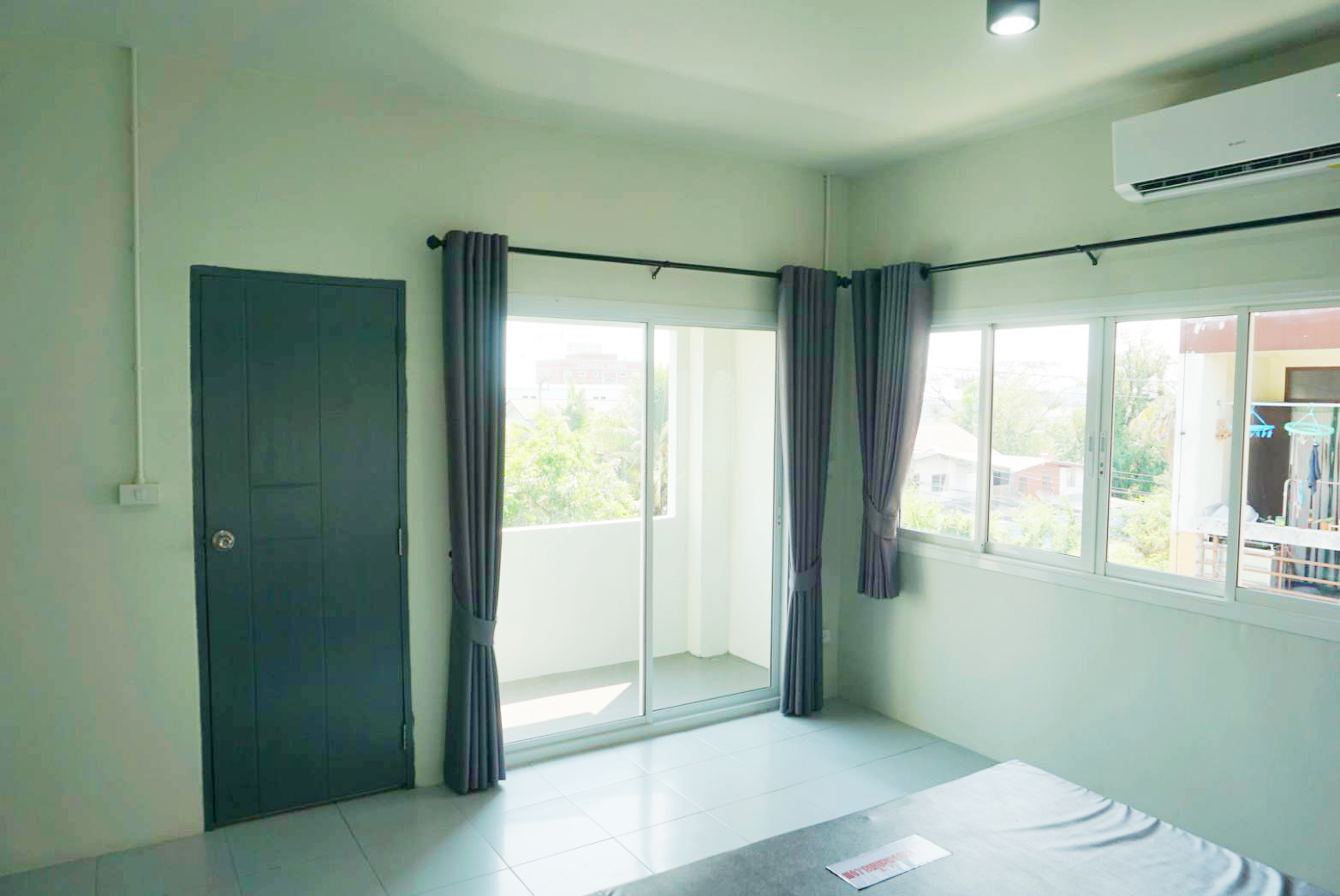 Savehouse 89 photo 8