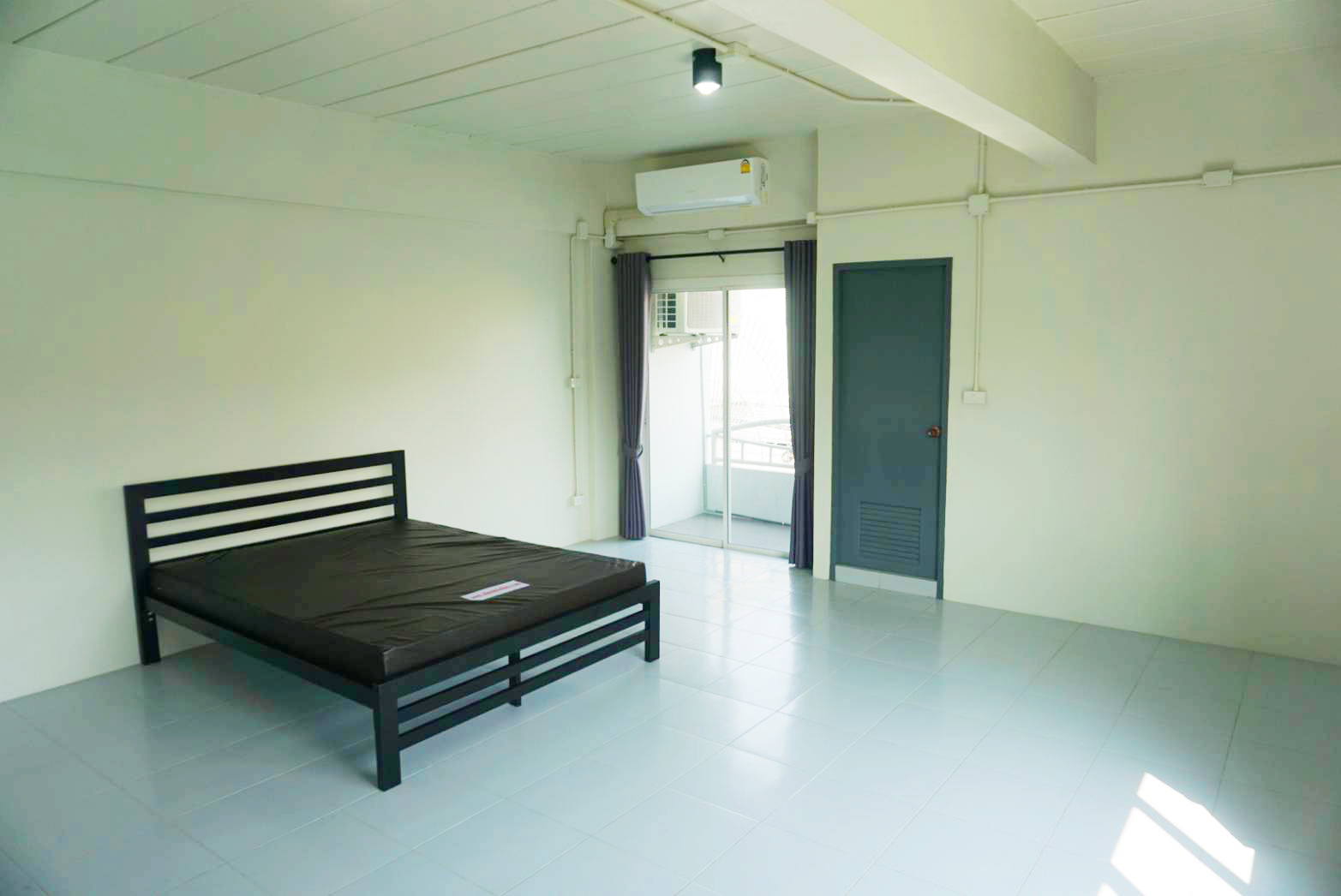Savehouse 89 photo 6