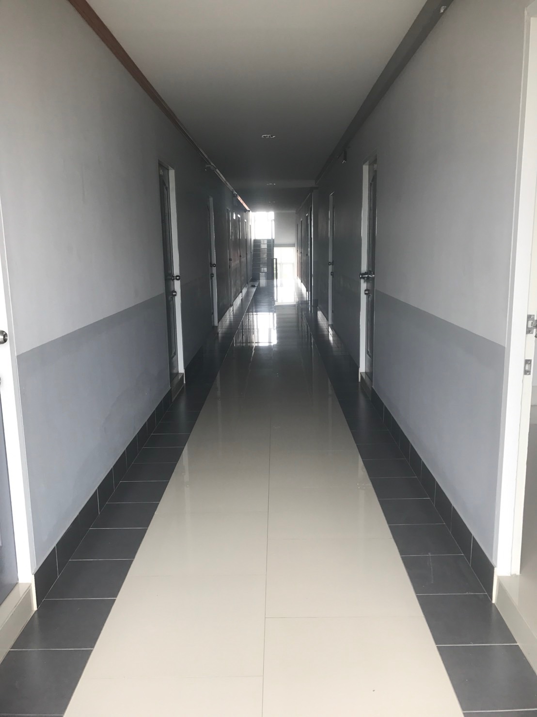 the room place