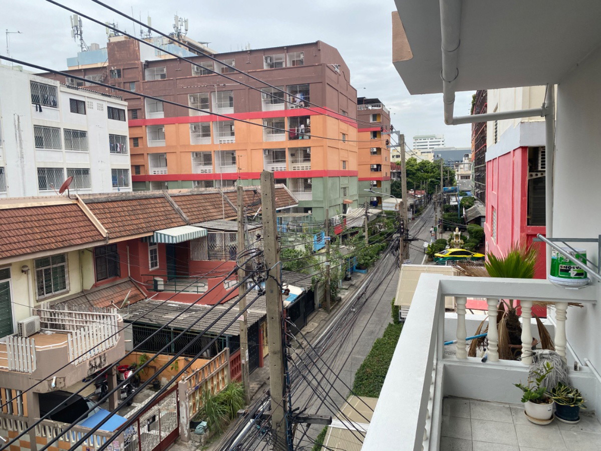 ลิฟวิ่ง อพาร์ทเม้นต์
