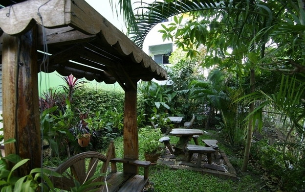 B.B. Modern Living