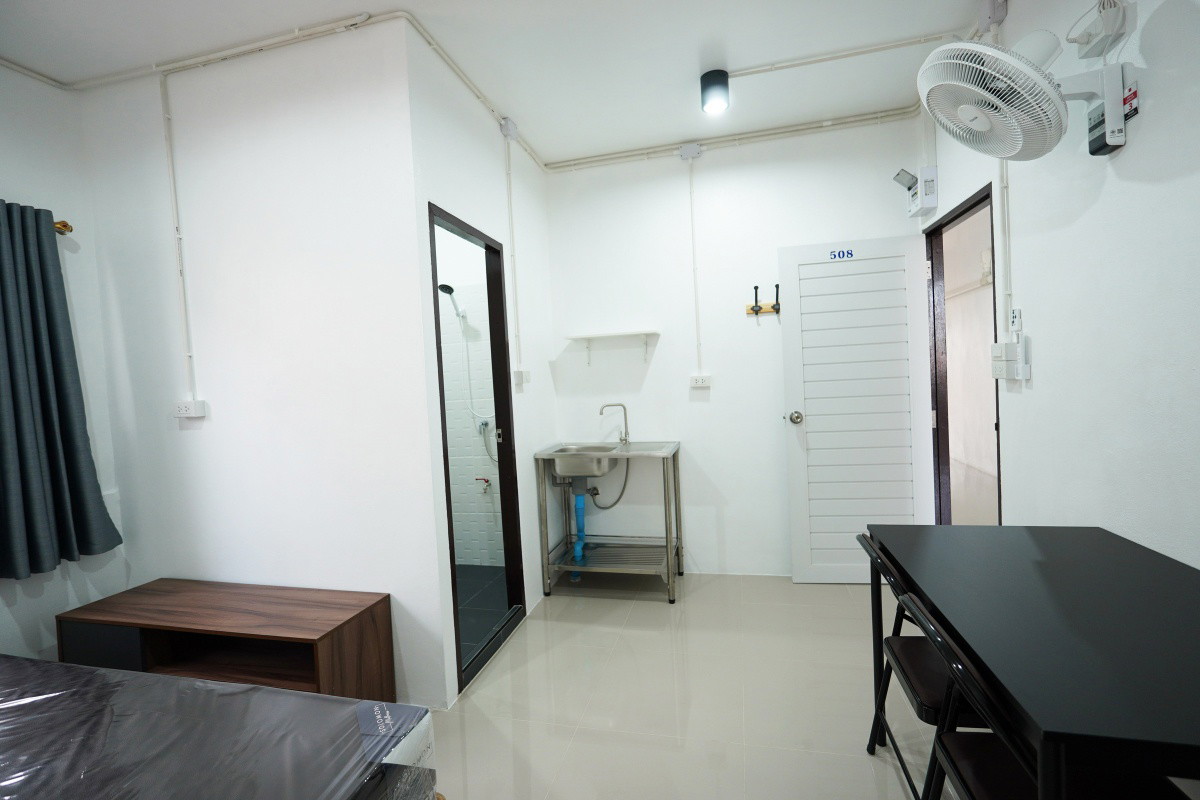 เดอะ เบอร์ลิน28 (อยู่กำนันแม้น28 ใกล้ BTSวุฒากาศ)
