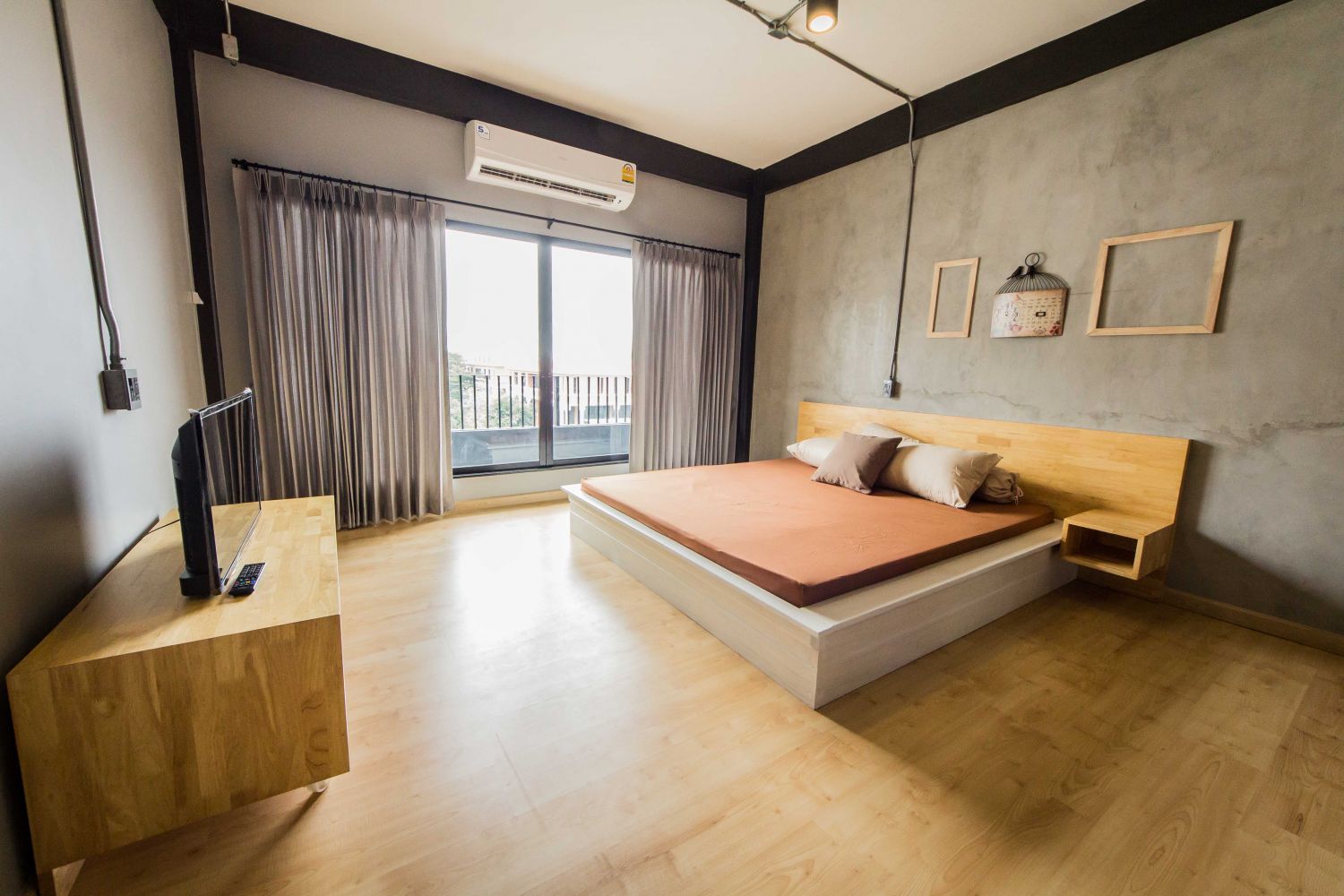 The 24th-RESIDENCE (LOFT STYLE)