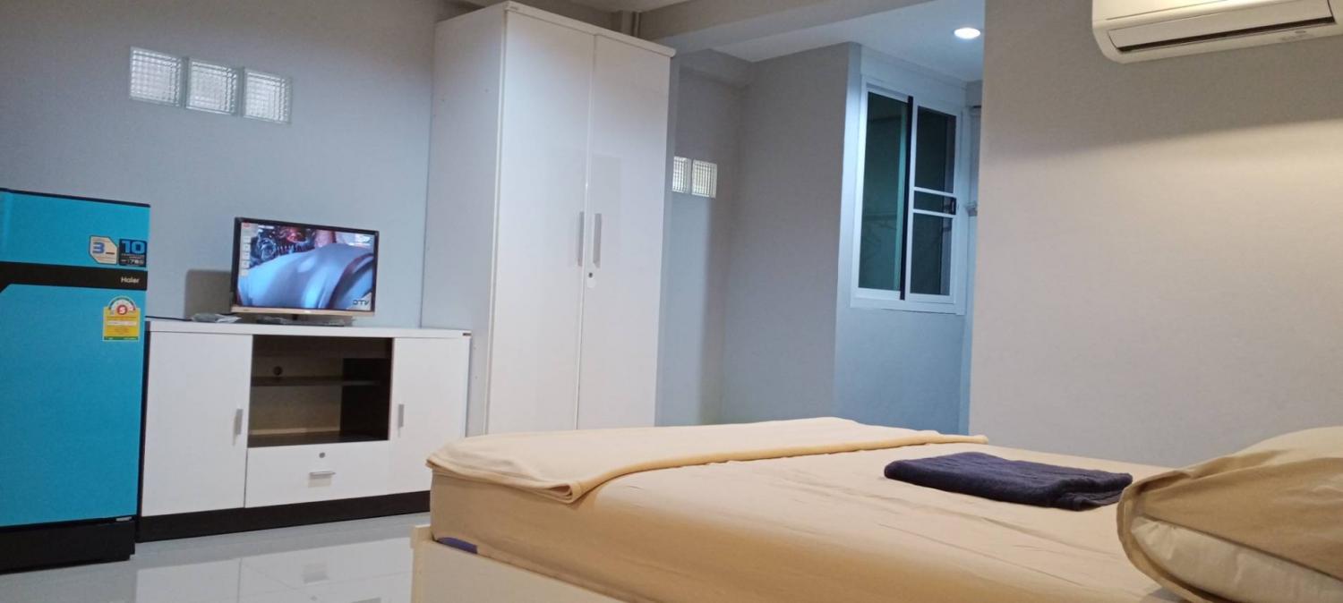 ชิชาเพลส ถนนท่าข้าม ใกล้ซอย24 (ตรงข้ามซอย 13)