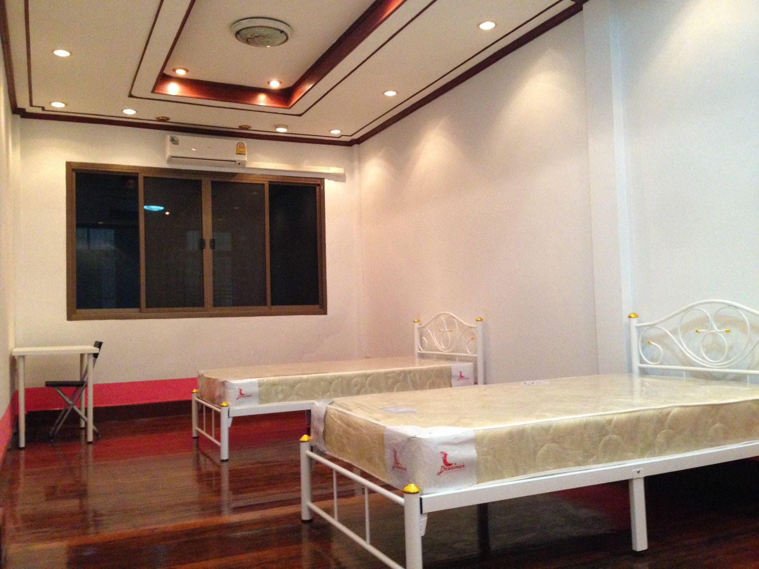 ห้องพักหญิง A&B สะอาดปลอดภัย ใกล้จุฬา MRT หัวลำโพง สามย่าน บรรทัดทอง แอร์ทุกห้อง 照片 6
