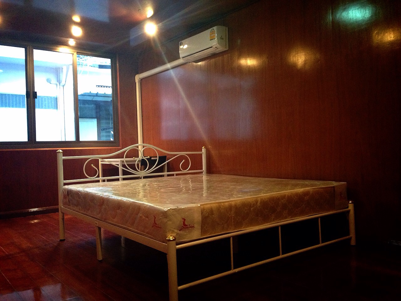 ห้องพักหญิง A&B สะอาดปลอดภัย ใกล้จุฬา MRT หัวลำโพง สามย่าน บรรทัดทอง แอร์ทุกห้อง